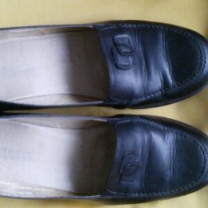Woman Black Leather Loafers
